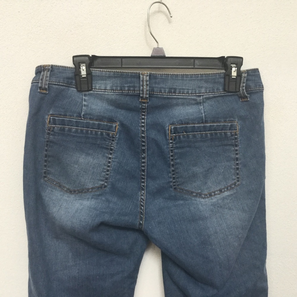 Cabi Jeans Mid Wash Bootcut Jeans Size 6 Lightweight Stretchy Fall Winter Basic - Picture 3 of 5